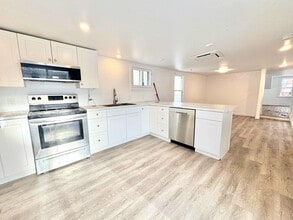 287 St John St in Fredericton, NB - Building Photo - Building Photo