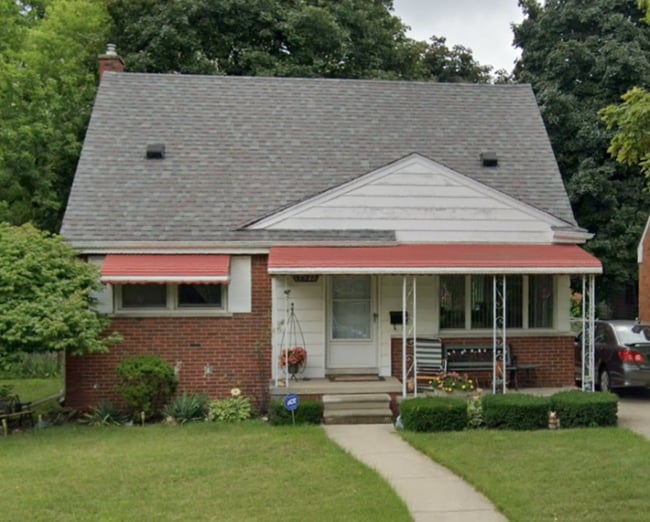 property at 13540 Lenore Ave