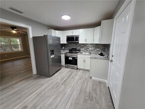 3066 Baycrescent Dr in Mobile, AL - Foto de edificio - Building Photo