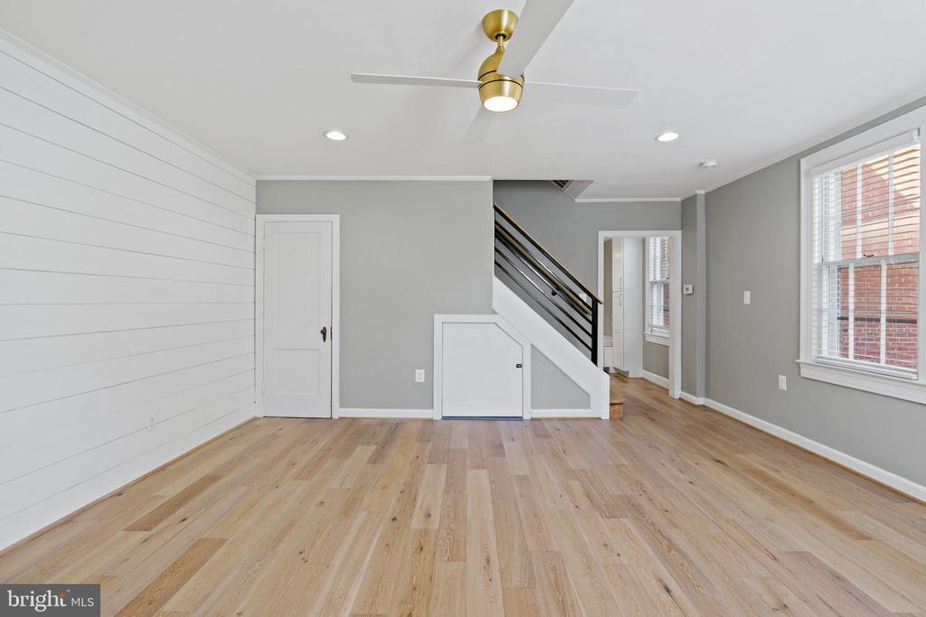 1300 S Cleveland St in Arlington, VA - Building Photo