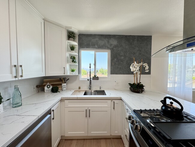 604 E Orange Grove Ave in Burbank, CA - Building Photo - Building Photo