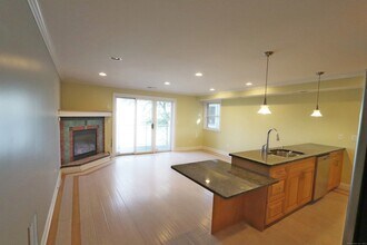 764 Quinnipiac Ave, Unit 3 in New Haven, CT - Building Photo - Building Photo