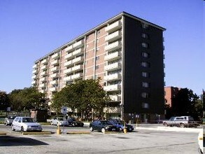 3375 Ponytrail Drive in Mississauga, ON - Building Photo - Building Photo