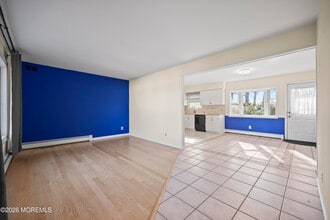 573 Lloyd Rd in Matawan, NJ - Building Photo - Building Photo