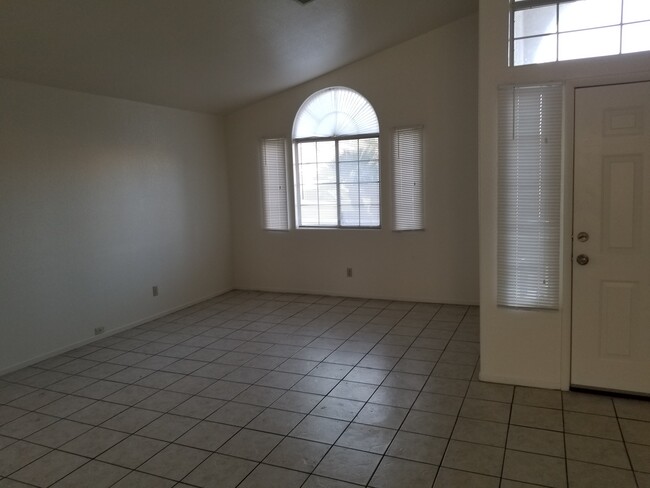 1313 Misty View Ct in North Las Vegas, NV - Building Photo - Building Photo