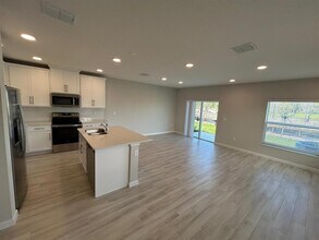 5066 Rain Shadow Dr in St. Cloud, FL - Building Photo - Building Photo