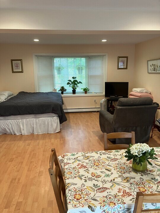 50 Pleasant St in Carver, MA - Foto de edificio