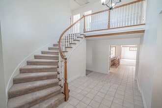 25356 Avenida Ronada in Santa Clarita, CA - Building Photo - Building Photo