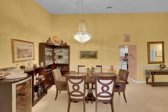 5379 Verona Dr in Boynton Beach, FL - Foto de edificio - Building Photo