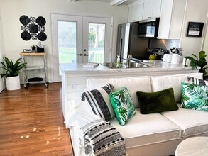 2143 Winston Ave in Louisville, KY - Foto de edificio - Building Photo