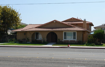 16622 Goldenwest St in Huntington Beach, CA - Building Photo - Building Photo