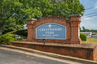 Crestwood Park in Marietta, GA - Foto de edificio - Building Photo