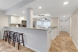 16442 Timberlakes Dr in Ft. Myers, FL - Building Photo