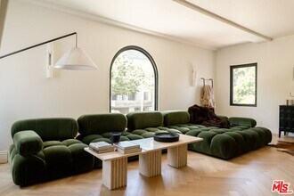 236 S Reeves Dr in Beverly Hills, CA - Building Photo - Building Photo