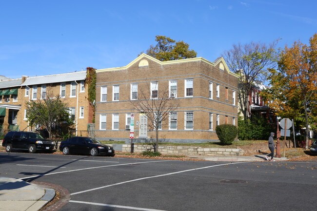 1544 Independence Ave SE in Washington, DC - Building Photo - Building Photo