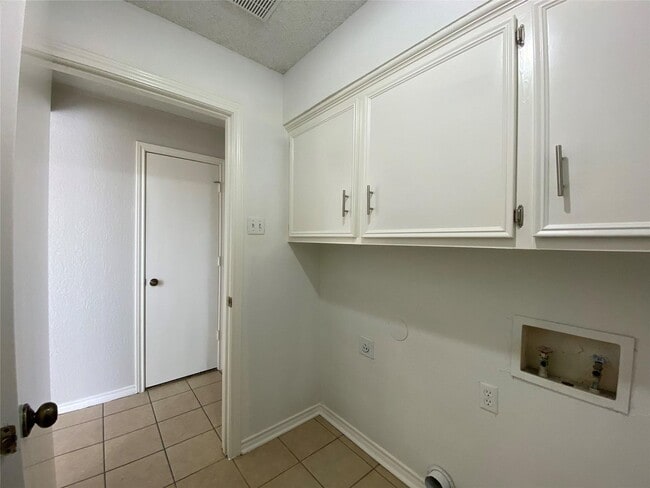 4610 Candlestick Dr in Garland, TX - Building Photo - Building Photo