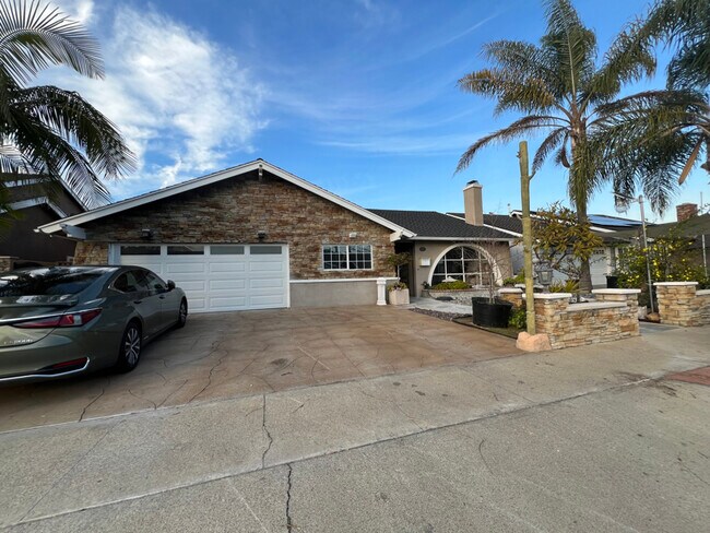 8901 Blackheath Cir in Westminster, CA - Building Photo - Building Photo