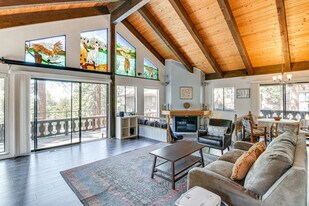 1286 Timber Ln in South Lake Tahoe, CA - Building Photo