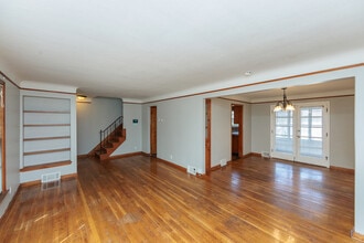 3827 Covington Rd in South Euclid, OH - Building Photo - Building Photo