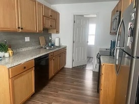 240 Springfield St in Chicopee, MA - Building Photo