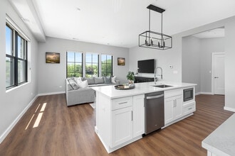 720 N Washington St in Naperville, IL - Building Photo - Building Photo