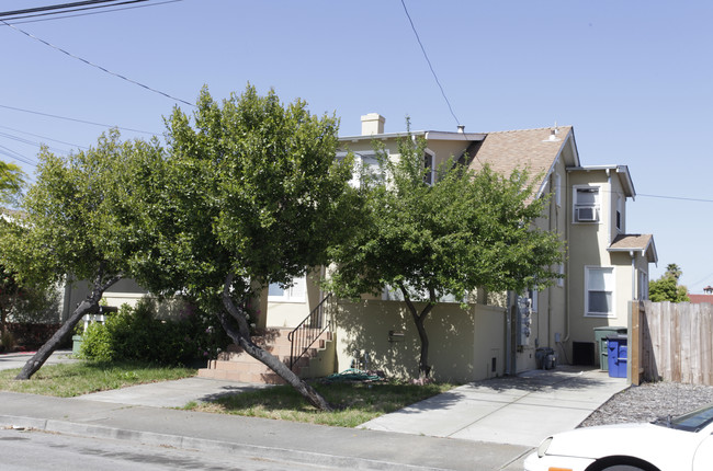 475 Mitchell Dr in San Leandro, CA - Building Photo - Building Photo