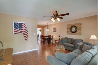 1712 Stratford Dr in Champaign, IL - Building Photo - Building Photo