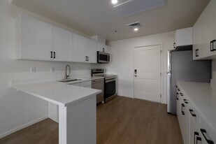 The Broadmoor in Tucson, AZ - Building Photo