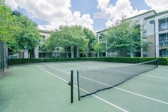 5817 Legacy Crescent Pl in Riverview, FL - Building Photo - Building Photo