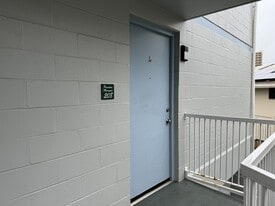 1936 Wilder Ave in Honolulu, HI - Building Photo