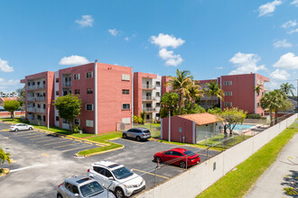 Blue Seas Apartment in Miami, FL - Building Photo - Building Photo