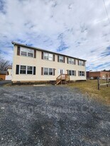 111 Lenox Ave in East Stroudsburg, PA - Building Photo