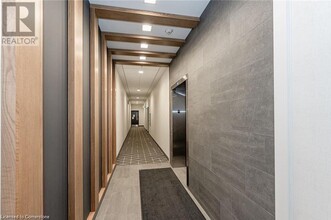 255 Northfield Dr E in Waterloo, ON - Building Photo - Building Photo