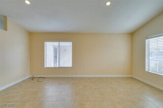 744 Gritty Garnet Ave in Las Vegas, NV - Building Photo - Building Photo