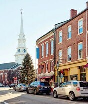 42 Market St, Unit Apt #2 in Portsmouth, NH - Building Photo