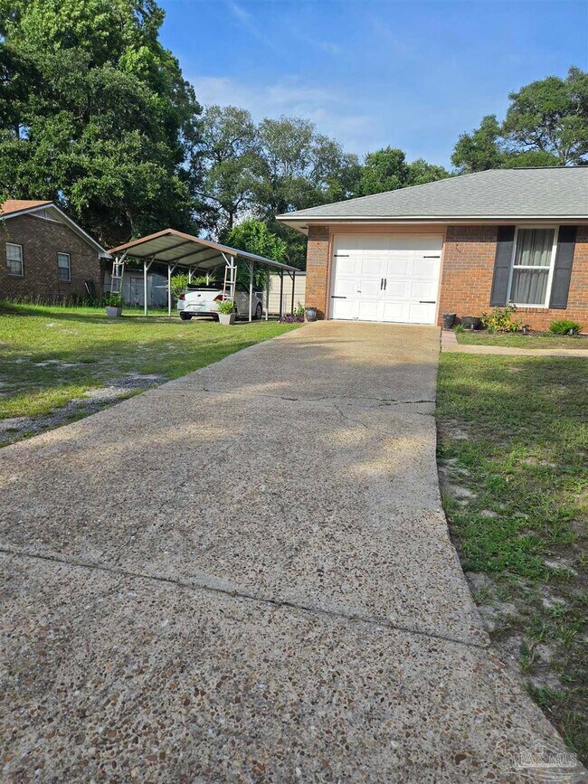 8196 Sedgefield Dr in Pensacola, FL - Building Photo - Building Photo
