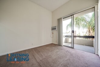 11227 Morrison St in Los Angeles, CA - Building Photo - Building Photo