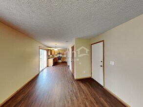 8245 Crete Ln in Blacklick, OH - Foto de edificio - Building Photo