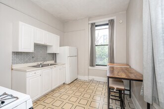 120 Lyon St, Unit 3 in Cincinnati, OH - Foto de edificio - Building Photo