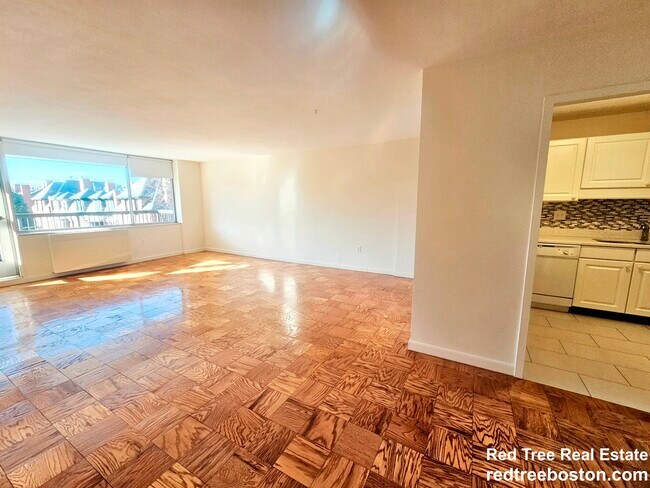 101 Monmouth St in Brookline, MA - Building Photo - Building Photo