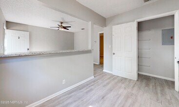 5404 101st St in Jacksonville, FL - Building Photo - Building Photo