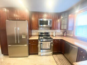 31 Thomas St in Staten Island, NY - Building Photo - Building Photo