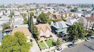 1743 W 24th St in Los Angeles, CA - Foto de edificio - Building Photo