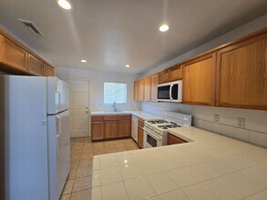 9300 Holly Ave in California City, CA - Building Photo - Building Photo