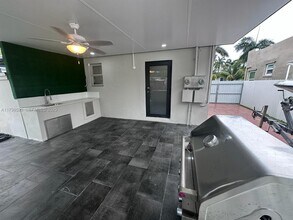 209 SW 5th St in Dania Beach, FL - Building Photo - Building Photo
