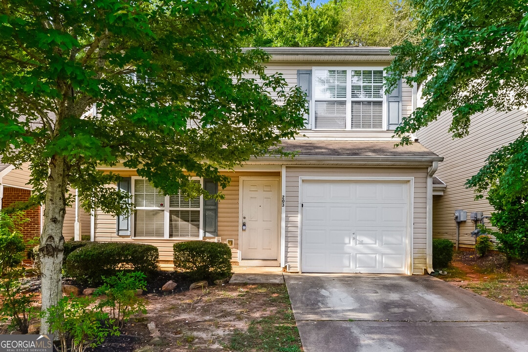 203 London Dr in Mcdonough, GA - Building Photo