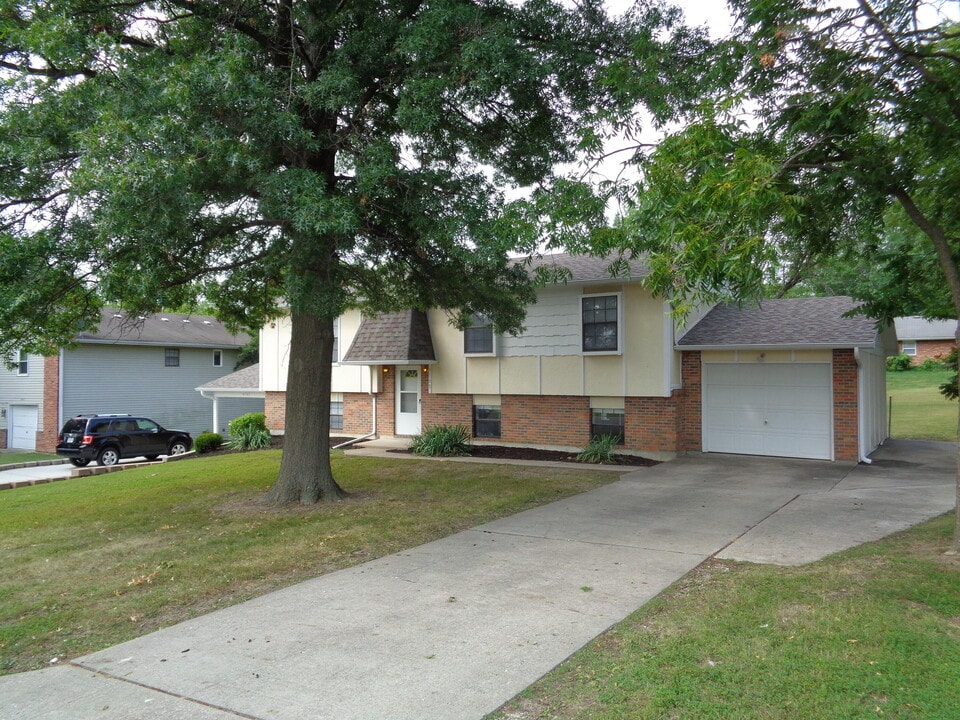 4705 Apple Tree Ln in Columbia, MO - Building Photo