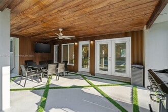 1440 NE 149th St in North Miami, FL - Foto de edificio - Building Photo