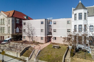 Fairmont Square Apartments in Washington, DC - Building Photo - Building Photo