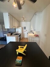 1600 Ardmore Ave, Unit 220 in Hermosa Beach, CA - Building Photo - Building Photo